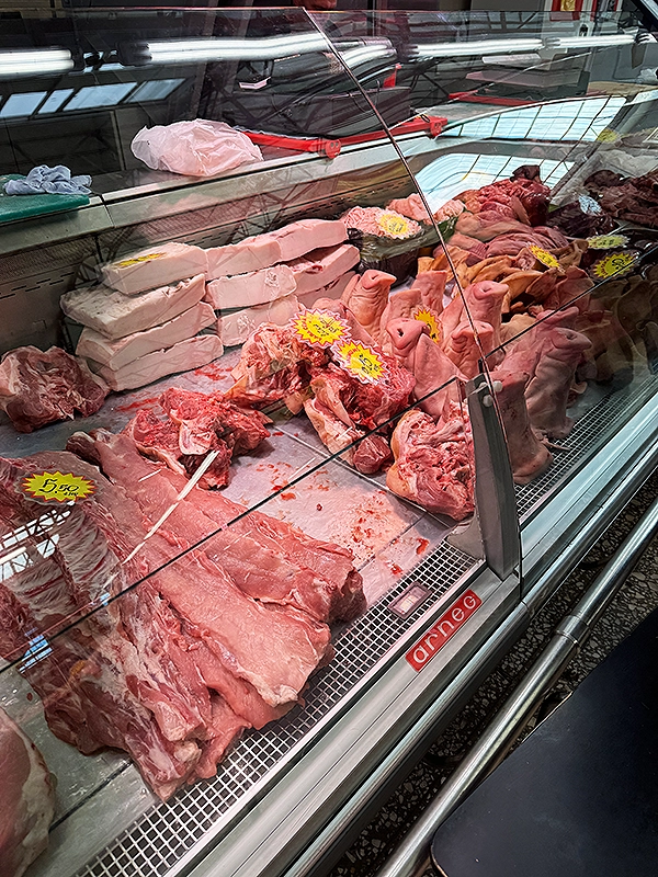 pork-riga-central-market